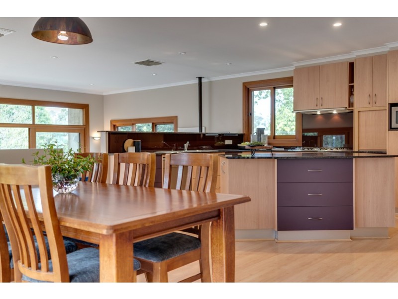 6 McKeahnie Street, Weetangera ACT 2614