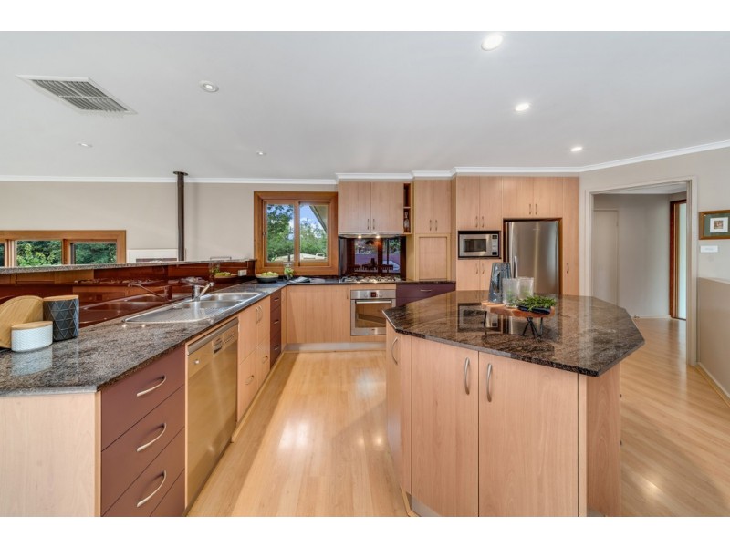 6 McKeahnie Street, Weetangera ACT 2614