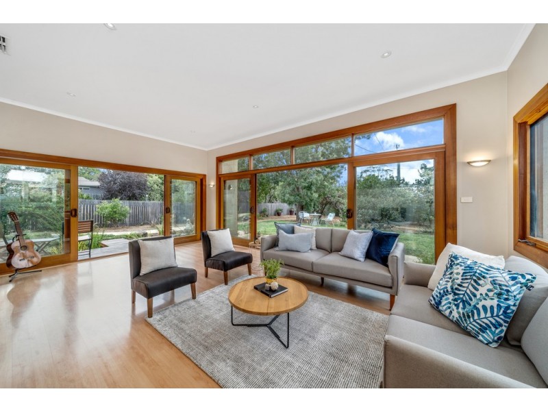 6 McKeahnie Street, Weetangera ACT 2614