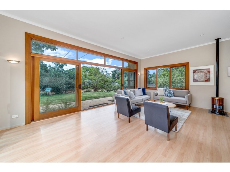 6 McKeahnie Street, Weetangera ACT 2614
