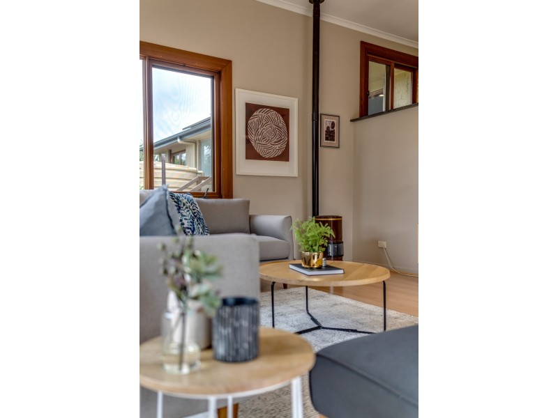 6 McKeahnie Street, Weetangera ACT 2614