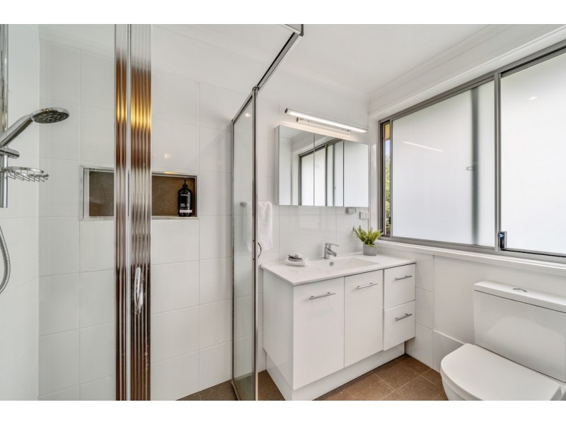 6 McKeahnie Street, Weetangera ACT 2614