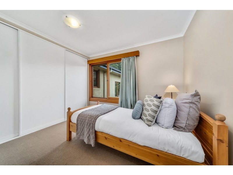 6 McKeahnie Street, Weetangera ACT 2614