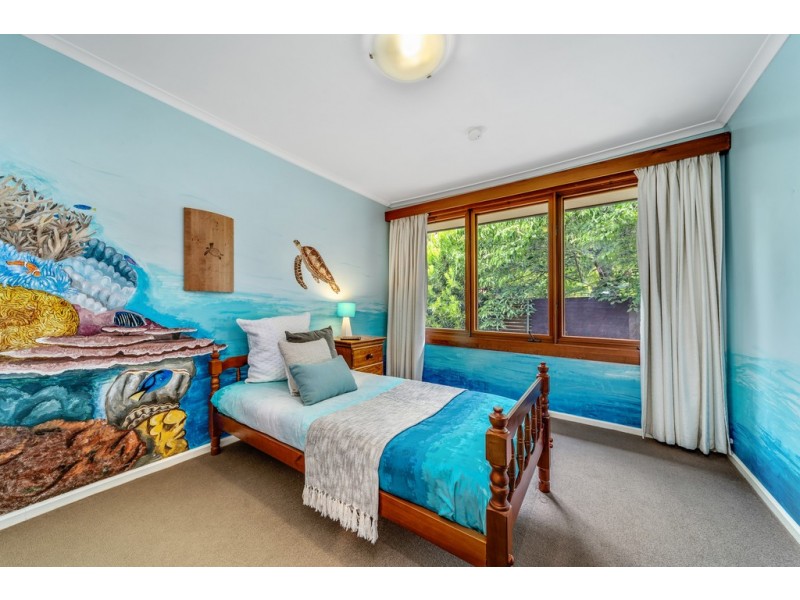 6 McKeahnie Street, Weetangera ACT 2614