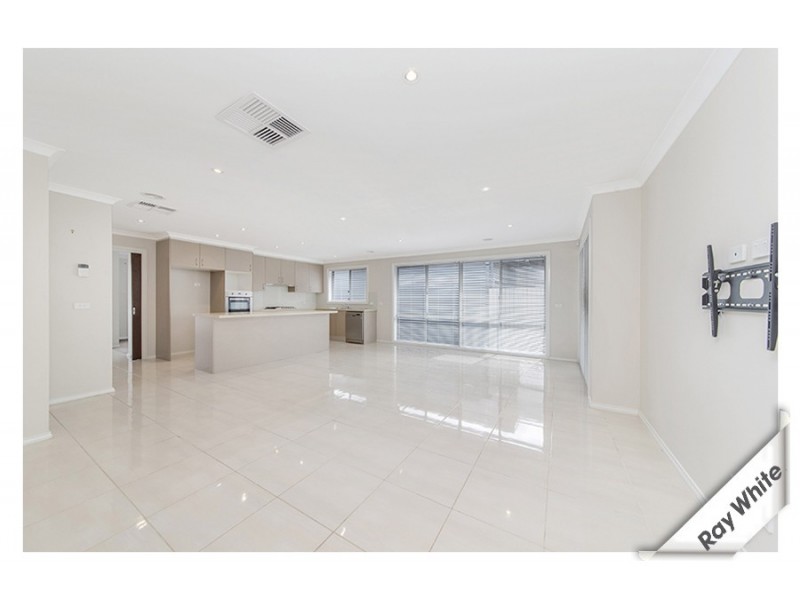 16 Walter Crocker Crescent, Casey ACT 2913