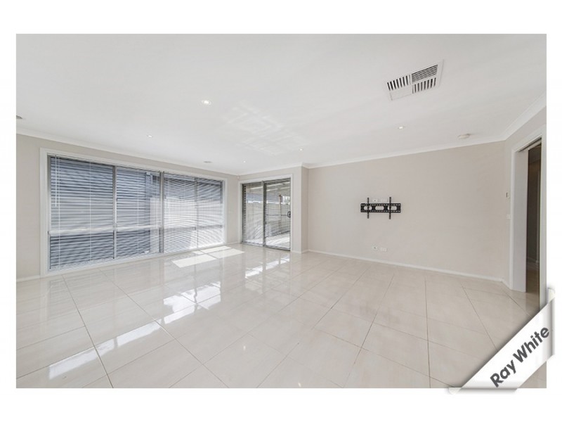 16 Walter Crocker Crescent, Casey ACT 2913