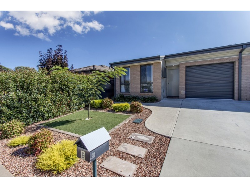 9 Rowland Street, Macgregor ACT 2615