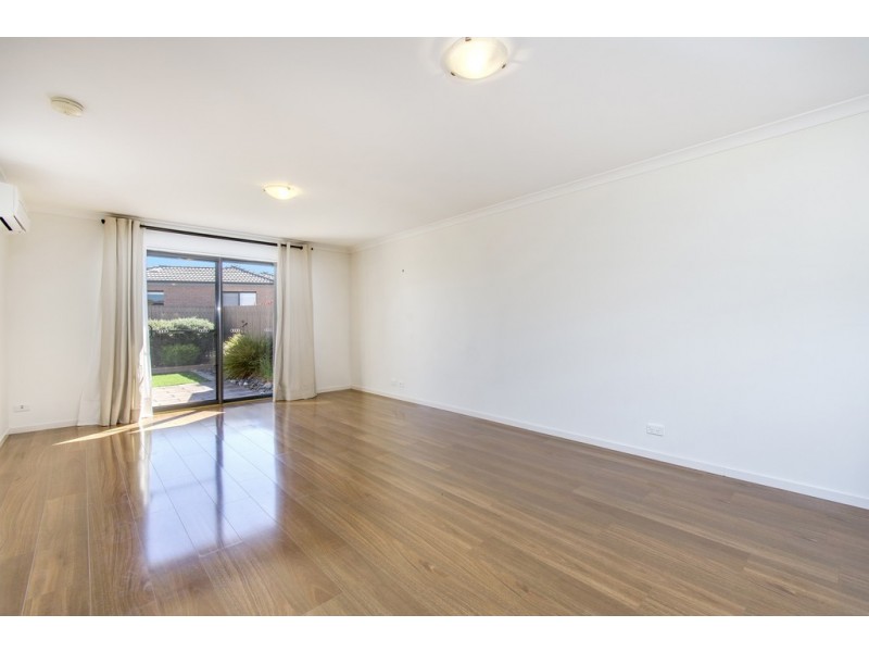 9 Rowland Street, Macgregor ACT 2615