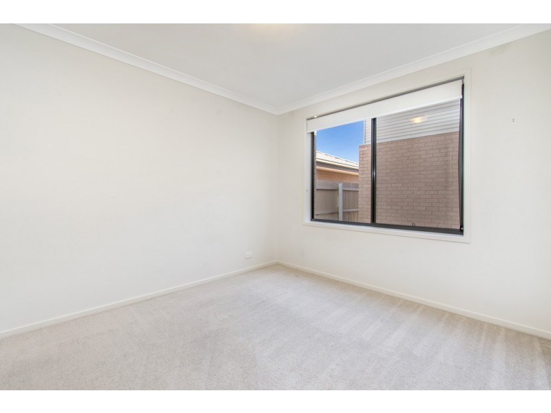 9 Rowland Street, Macgregor ACT 2615