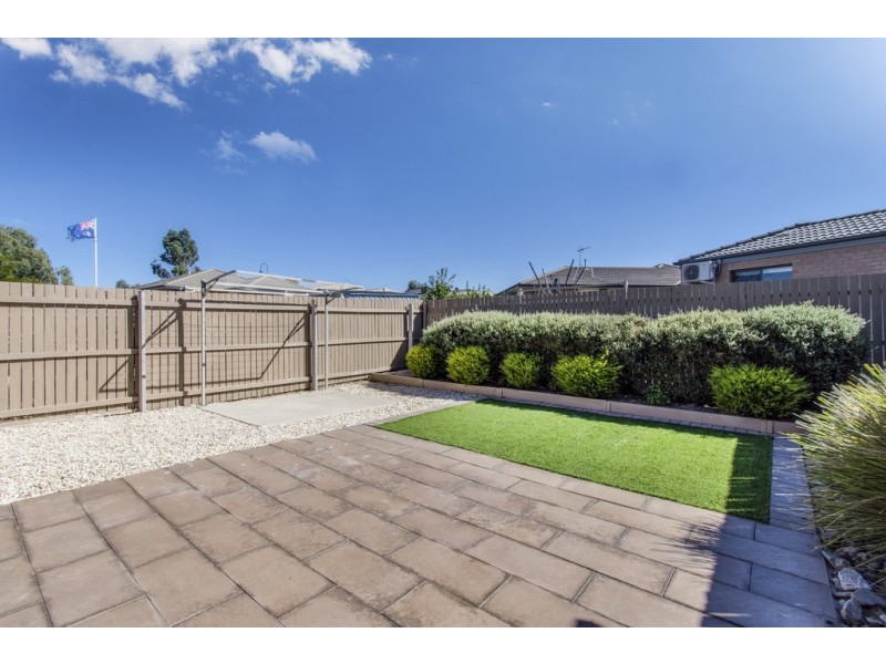 9 Rowland Street, Macgregor ACT 2615