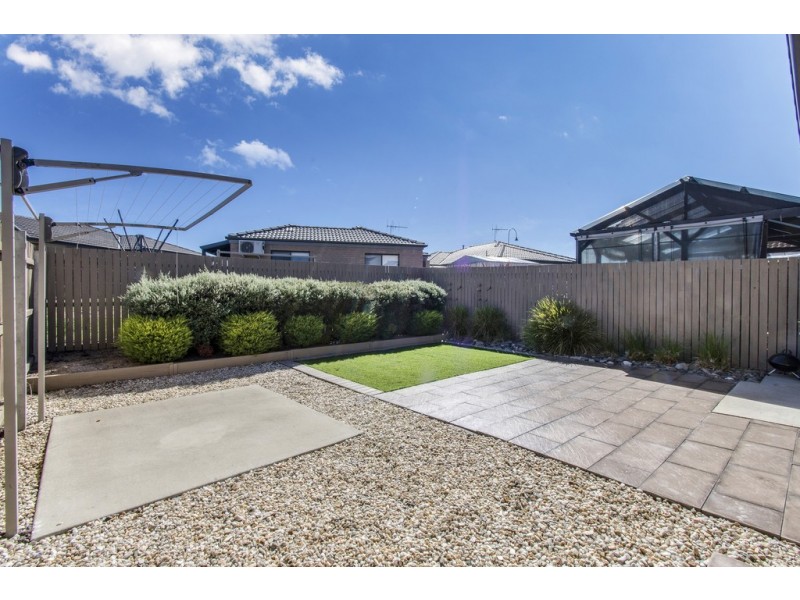 9 Rowland Street, Macgregor ACT 2615