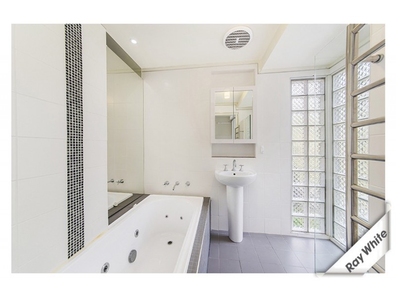 8 Leavold Place, Spence ACT 2615