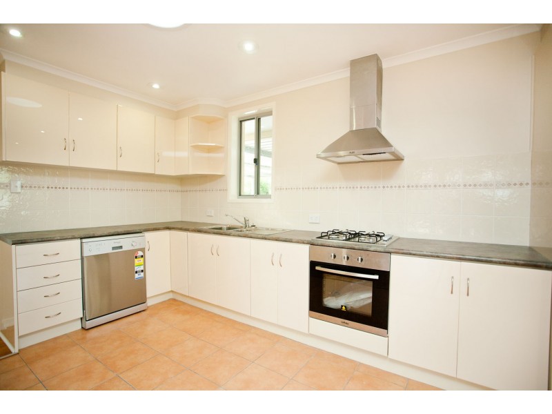 34 Lindrum Crescent, Holt ACT 2615