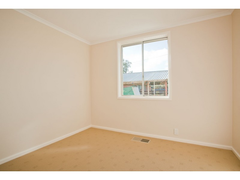 34 Lindrum Crescent, Holt ACT 2615