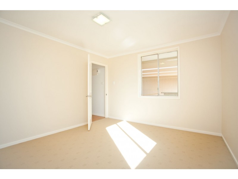 34 Lindrum Crescent, Holt ACT 2615