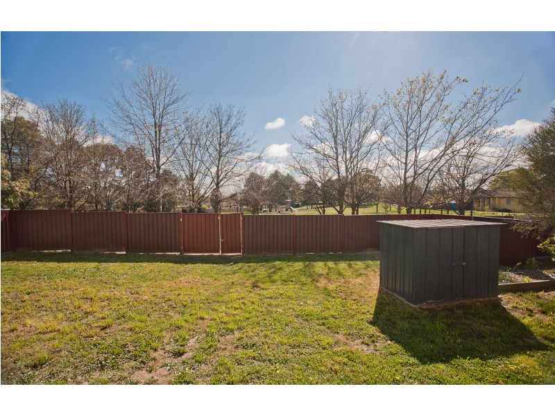 34 Lindrum Crescent, Holt ACT 2615