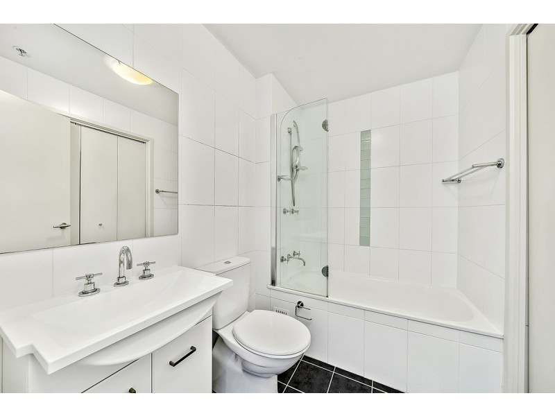 11/10 Burke Street, Kingston ACT 2604