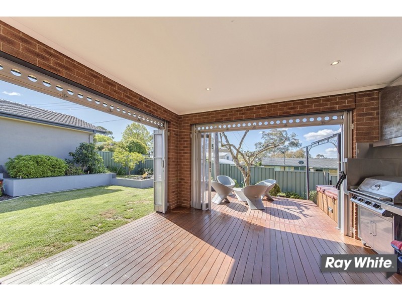 24 Belconnen Way, Page ACT 2614