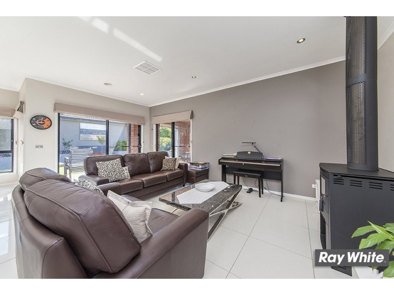 24 Belconnen Way, Page ACT 2614
