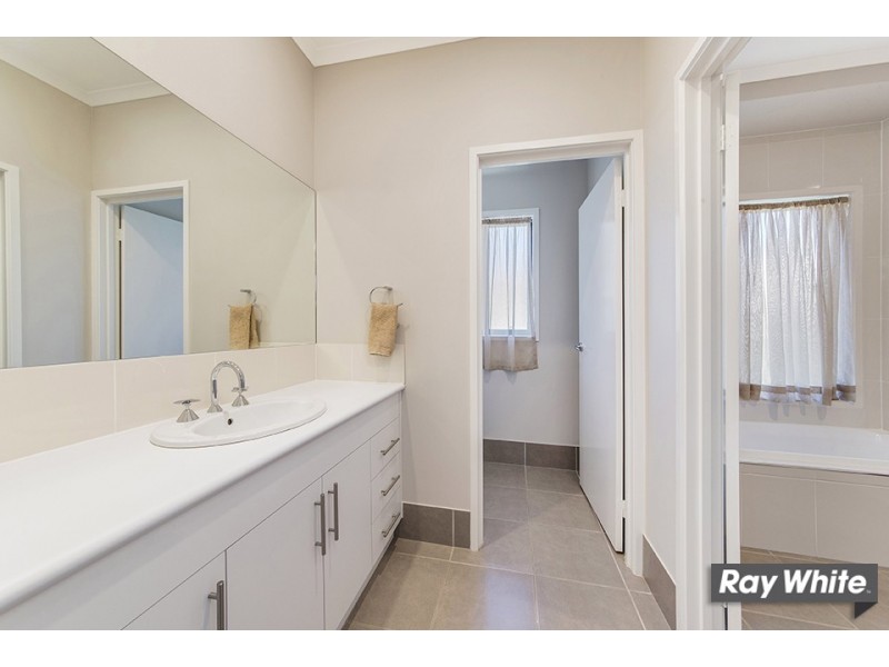 24 Belconnen Way, Page ACT 2614