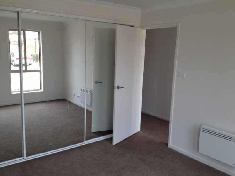 12 Phillipa Weeks Street, Watson ACT 2602