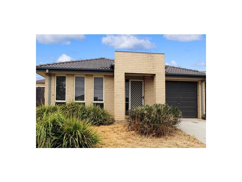 52 Dagmar Berne Street, Macgregor ACT 2615