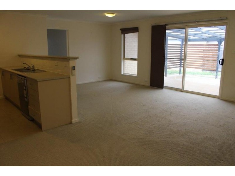 52 Dagmar Berne Street, Macgregor ACT 2615