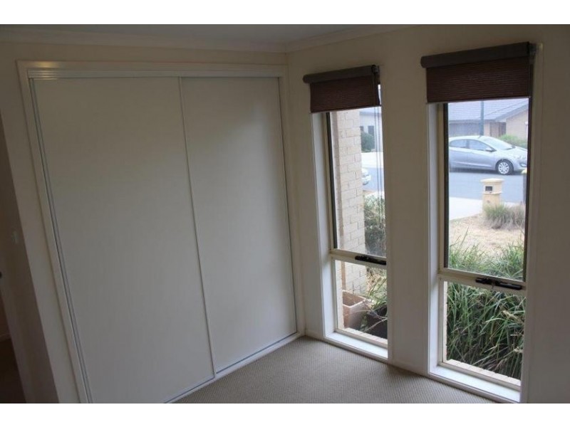 52 Dagmar Berne Street, Macgregor ACT 2615