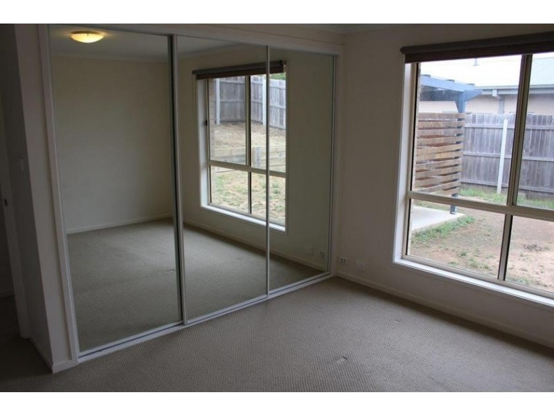 52 Dagmar Berne Street, Macgregor ACT 2615