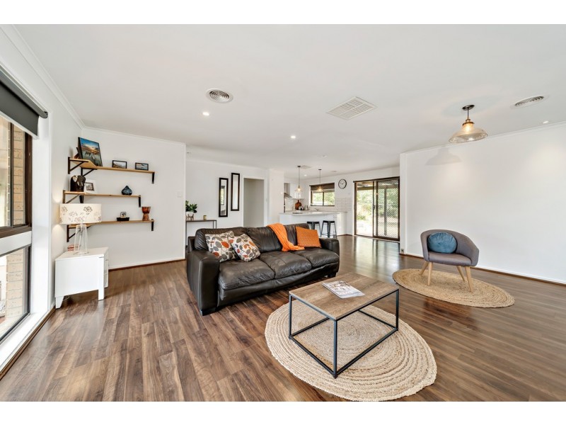 16 Whitelegge Close, Florey ACT 2615