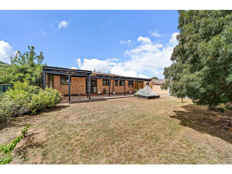 16 Whitelegge Close, Florey ACT 2615