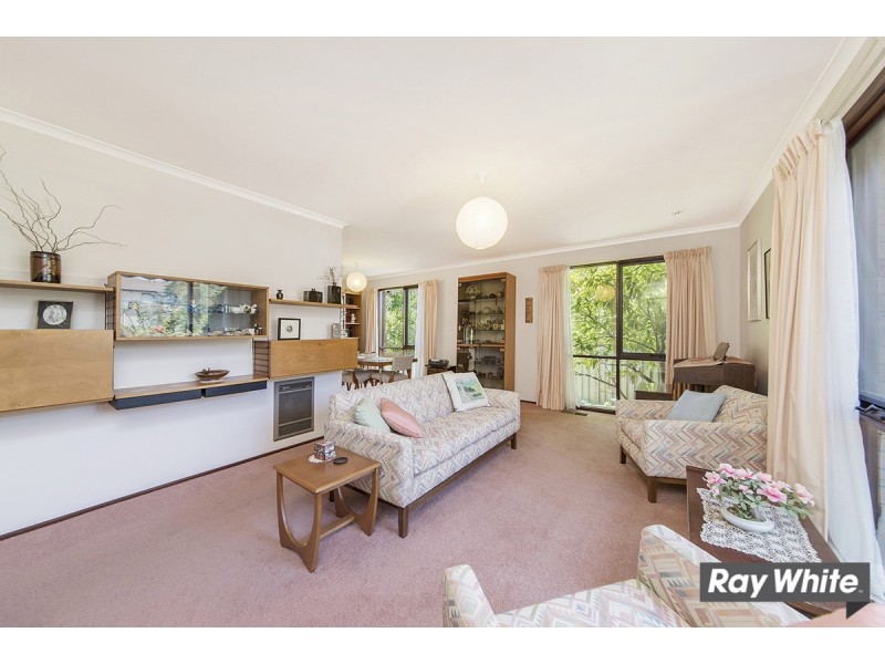 6 Neeld Place, Charnwood ACT 2615
