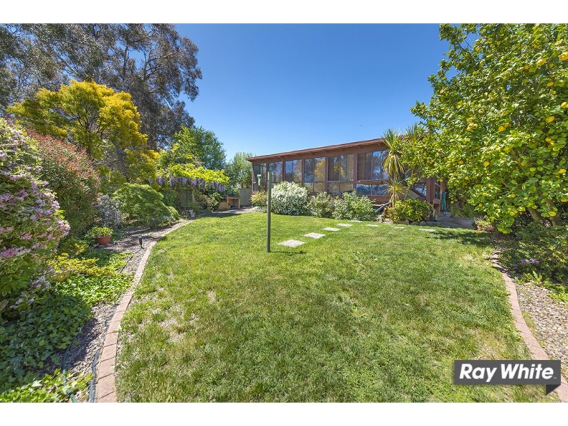 6 Neeld Place, Charnwood ACT 2615