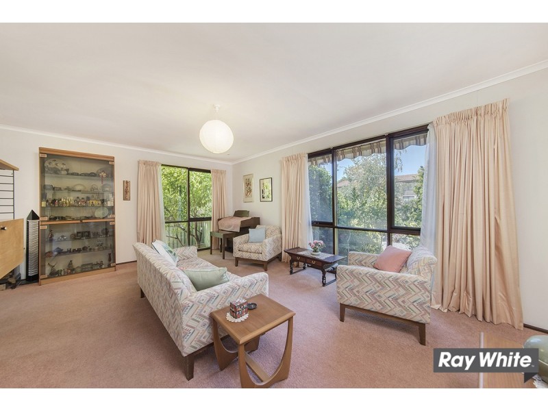 6 Neeld Place, Charnwood ACT 2615