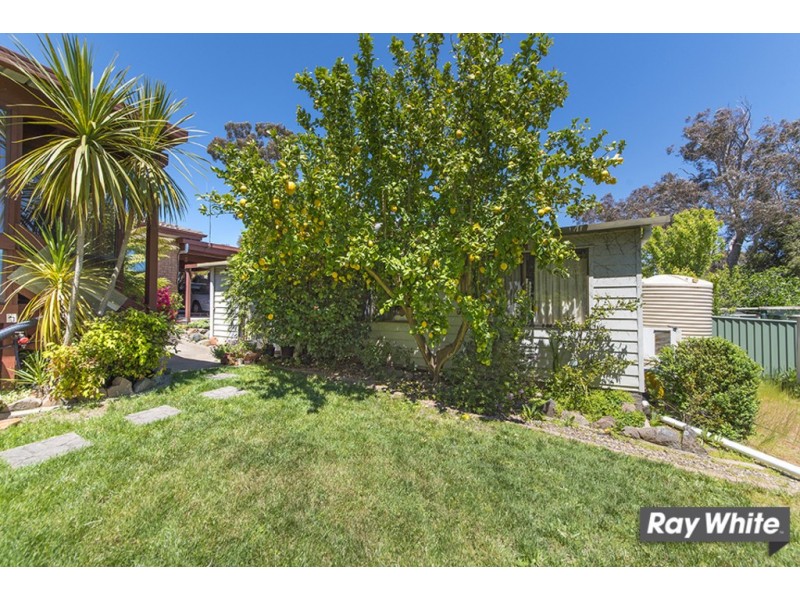 6 Neeld Place, Charnwood ACT 2615