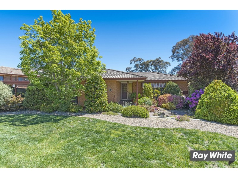 6 Neeld Place, Charnwood ACT 2615