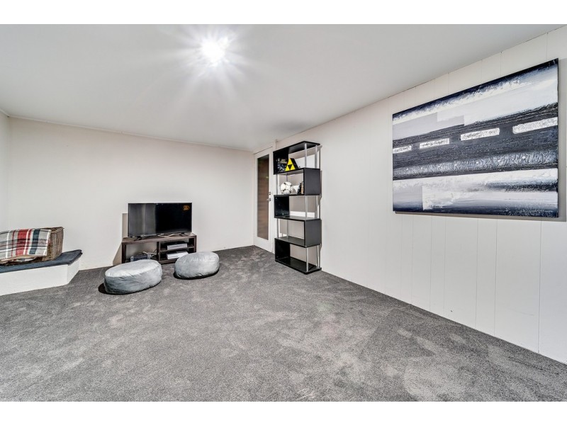 5 Springvale Drive, Weetangera ACT 2614