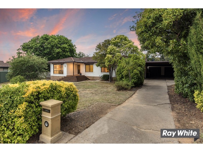 28 Kinleyside Crescent, Weetangera ACT 2614