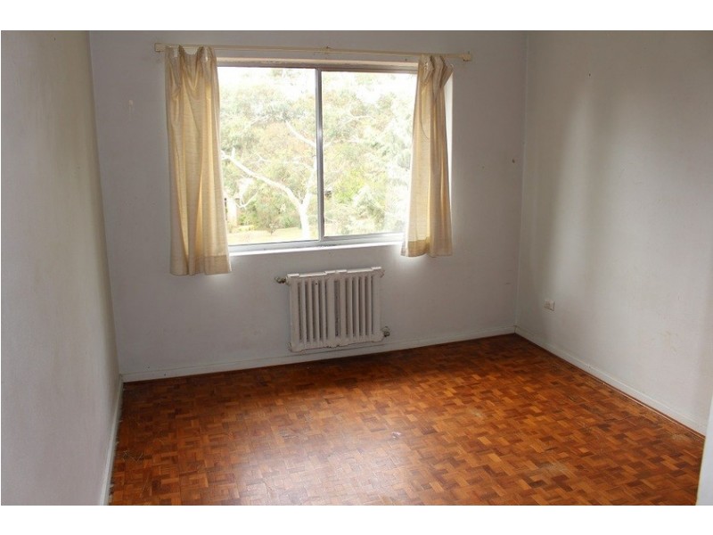 2/19 Biraban Place, Macquarie ACT 2614