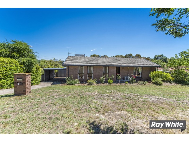 43 Solomon Crescent, Latham ACT 2615