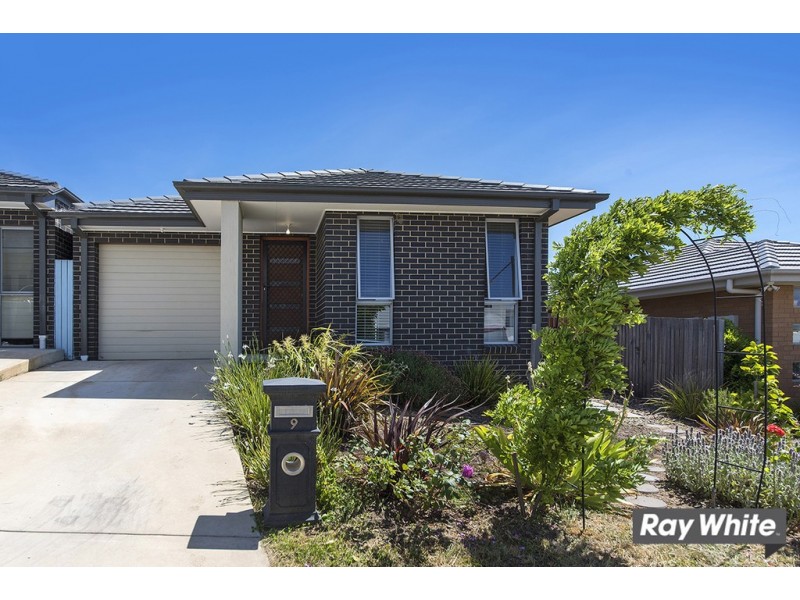 9 Quealy Street, Casey ACT 2913