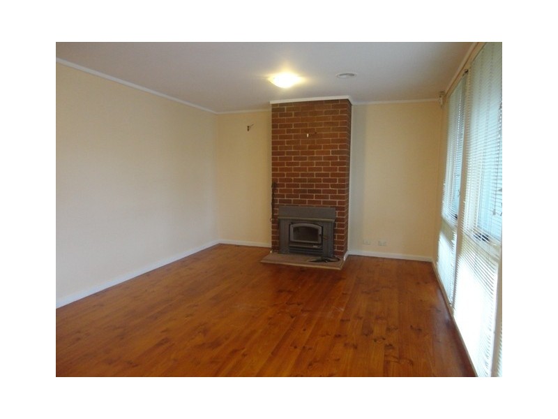 6 Shand Place, Latham ACT 2615