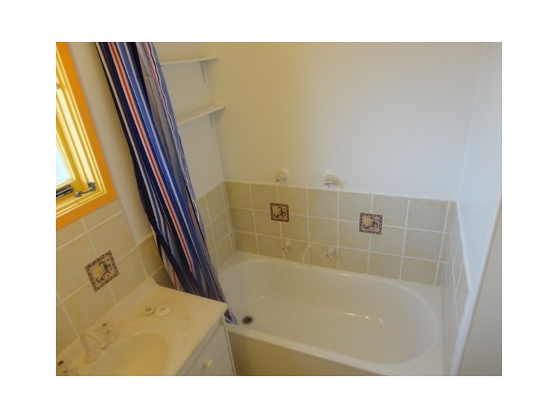 6 Shand Place, Latham ACT 2615