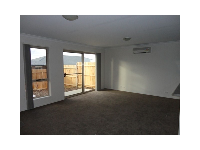 4/139 Macfarlane Burtnet Avenue, Macgregor ACT 2615