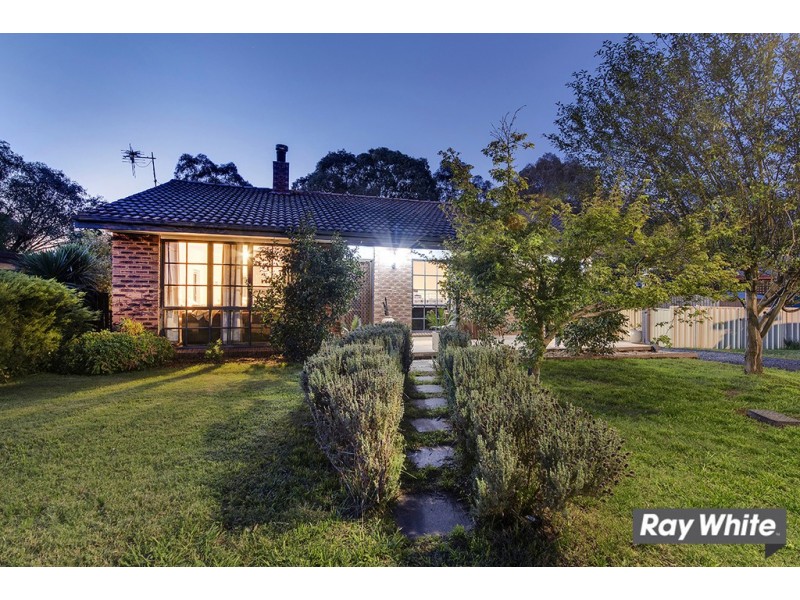 13 Mcquade Close, Charnwood ACT 2615