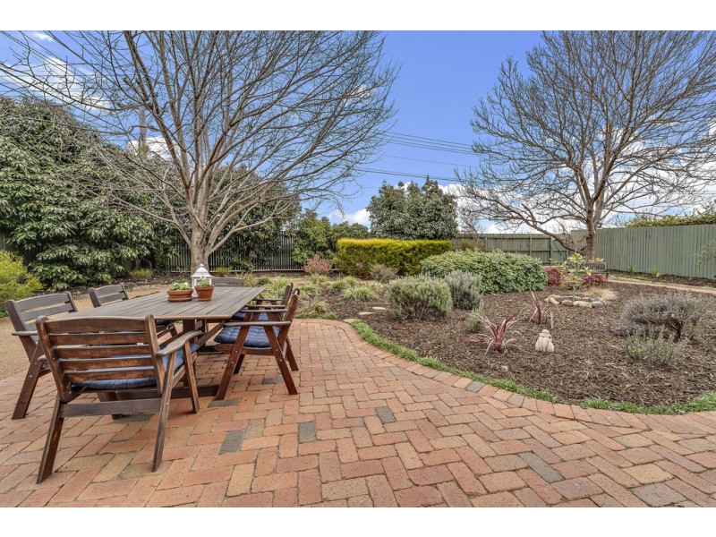 9 Frankland Street, Holder ACT 2611