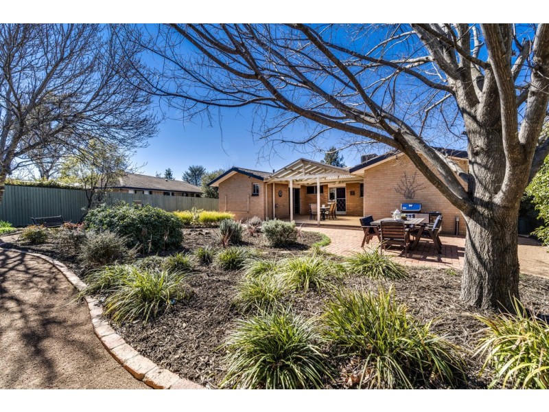 9 Frankland Street, Holder ACT 2611