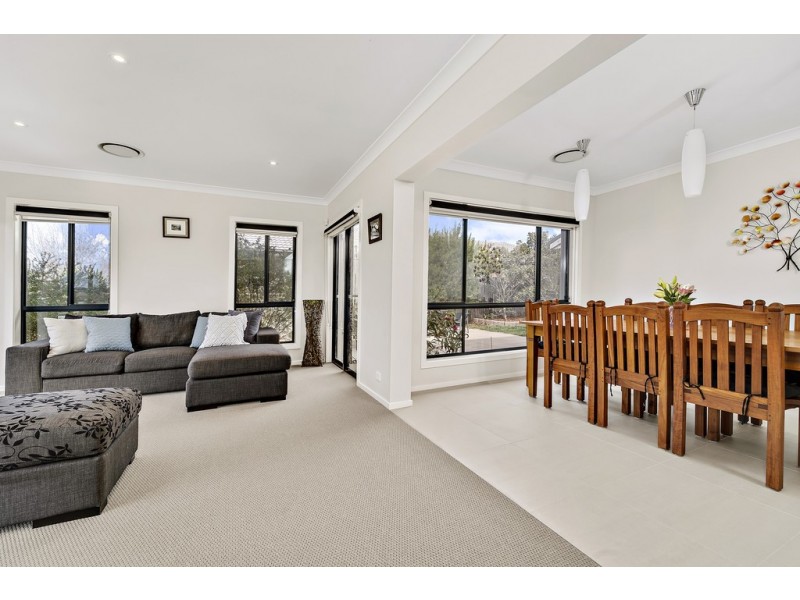 58 Patrick White Circuit, Franklin ACT 2913