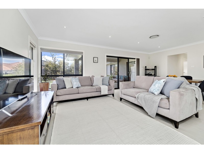 58 Patrick White Circuit, Franklin ACT 2913