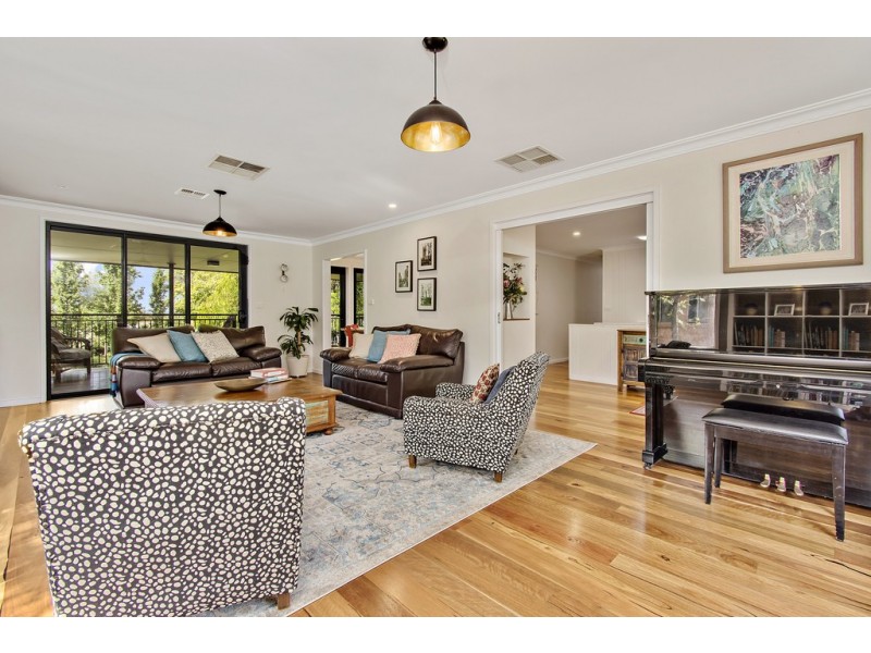 113 Springvale Drive, Weetangera ACT 2614